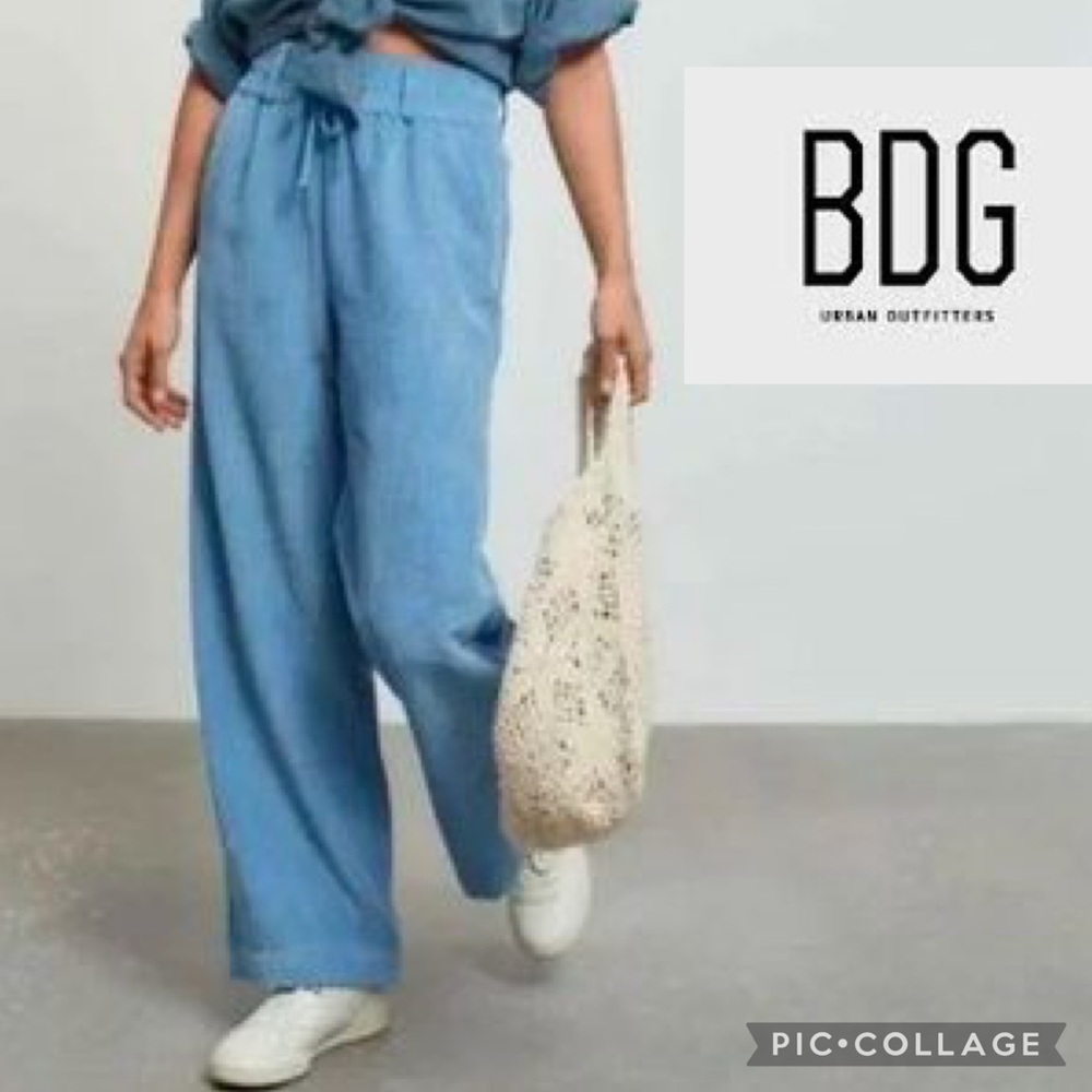 BDG Urban Outfitters Jessie Corduroy Pull On Pant {Blue} S